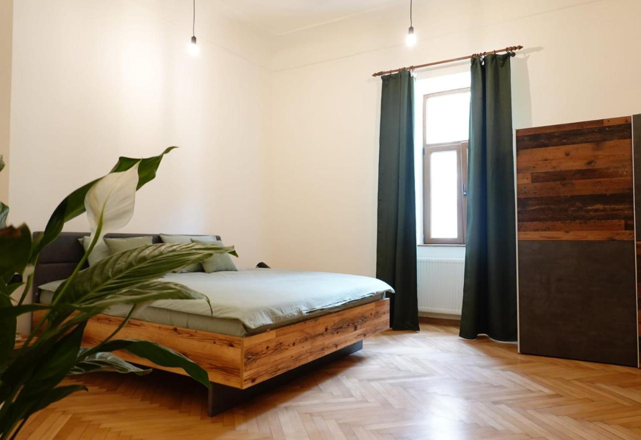 The Industrique - 3 Bedroom Apartment Timişoara