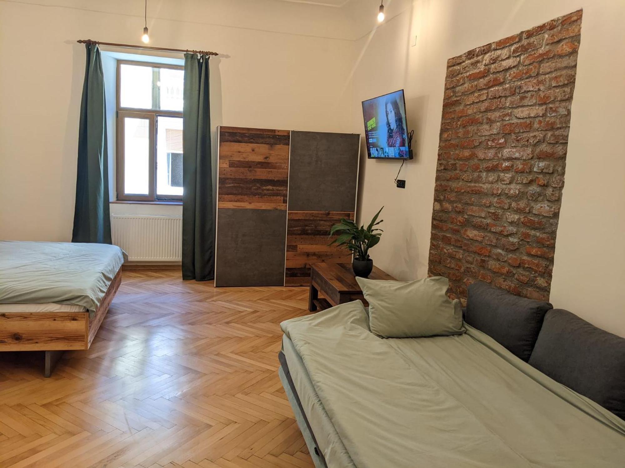 The Industrique - 3 Bedroom Apartment *